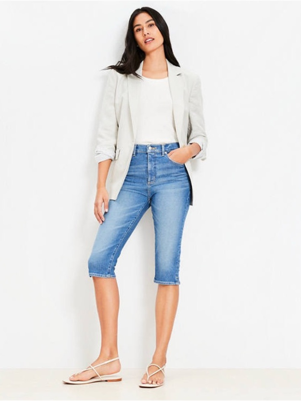 LOFT High Rise Denim Capri Pants In Light Wash NWT Size 26 R